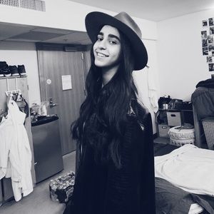 Meet your Posher, Sabrina